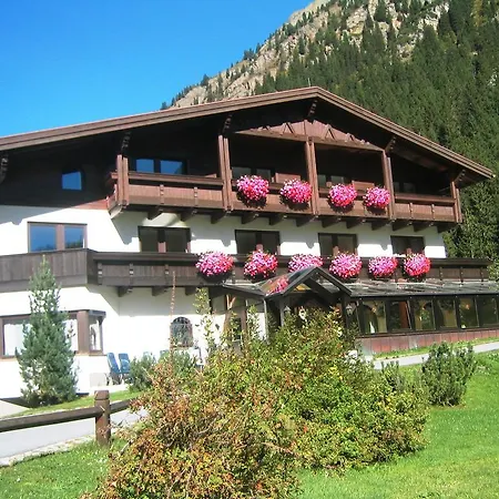 Aktiv Christoph Otel 3*